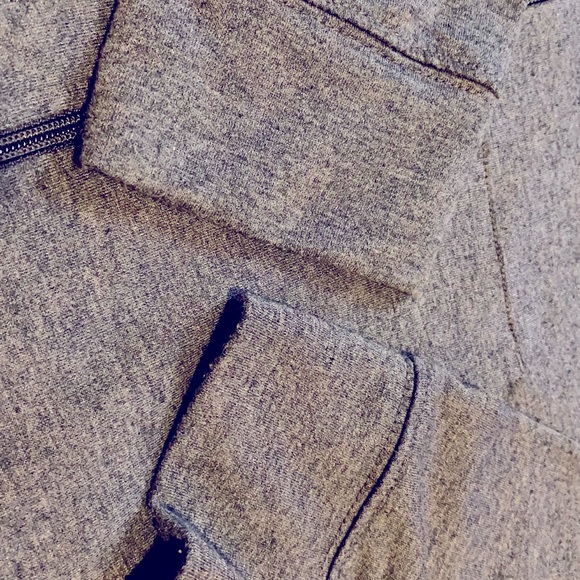 2 crop zip up hoodies - Picture 5 of 8